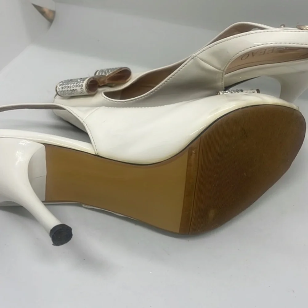 TOLEEAO shoes ivory shiny with gold accents jeweled bow size 7 or 38